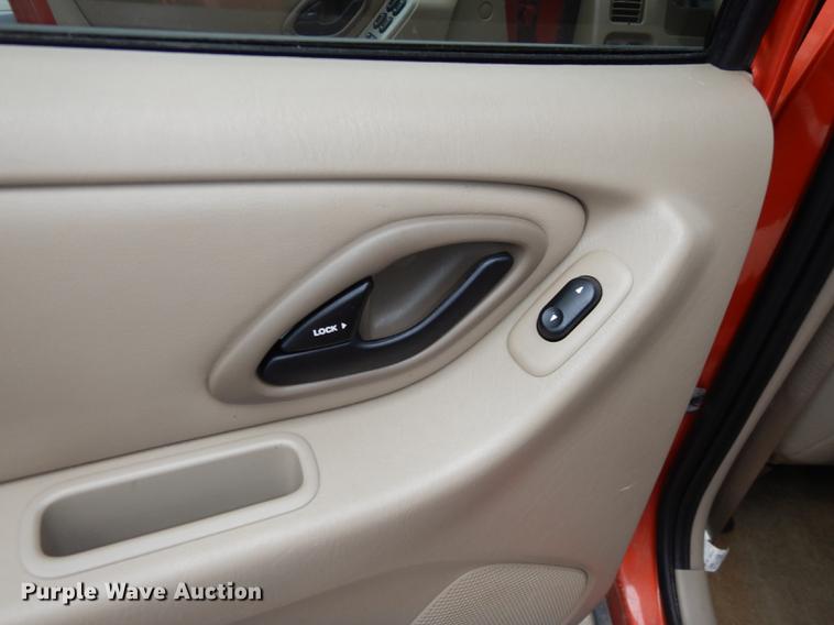 image for item DE1774 2006 Ford Escape XLT SUV