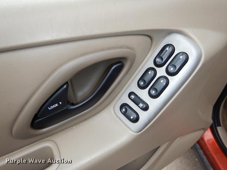 image for item DE1774 2006 Ford Escape XLT SUV