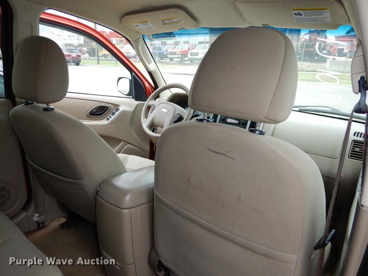 image for item DE1774 2006 Ford Escape XLT SUV