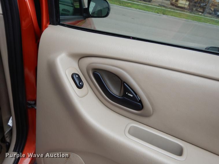 image for item DE1774 2006 Ford Escape XLT SUV