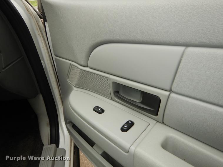 image for item DE1777 2005 Ford Crown Victoria Police Interceptor