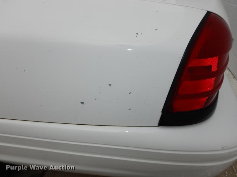 image for item DE1777 2005 Ford Crown Victoria Police Interceptor