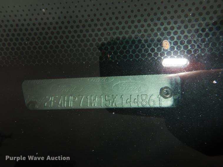 image for item DE1777 2005 Ford Crown Victoria Police Interceptor