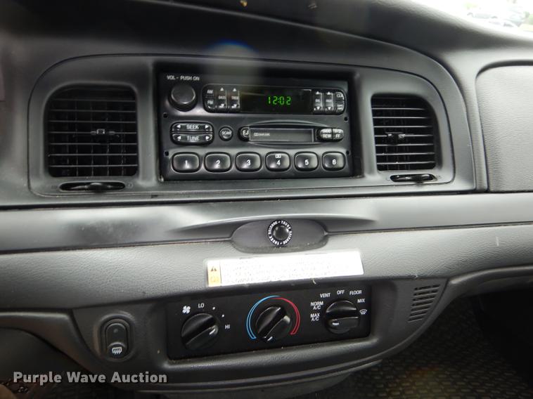 image for item DE1778 2006 Ford Crown Victoria Police Interceptor