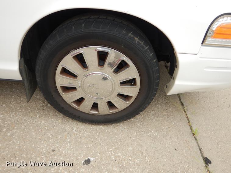 image for item DE1778 2006 Ford Crown Victoria Police Interceptor