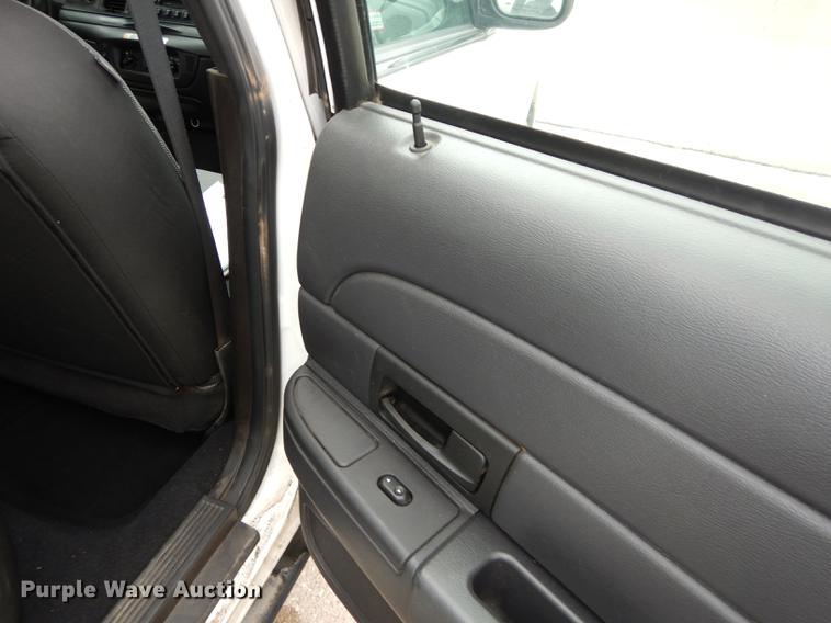 image for item DE1778 2006 Ford Crown Victoria Police Interceptor