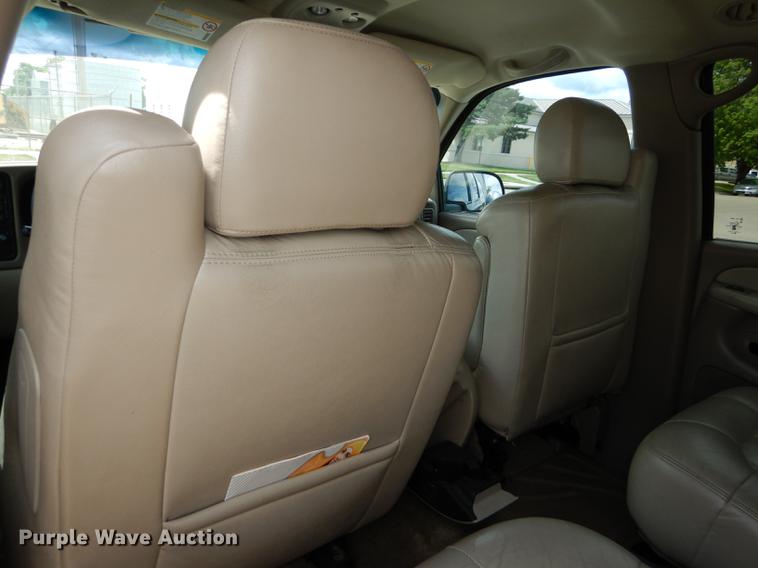 image for item DE1780 2001 Chevrolet Suburban K1500 SUV