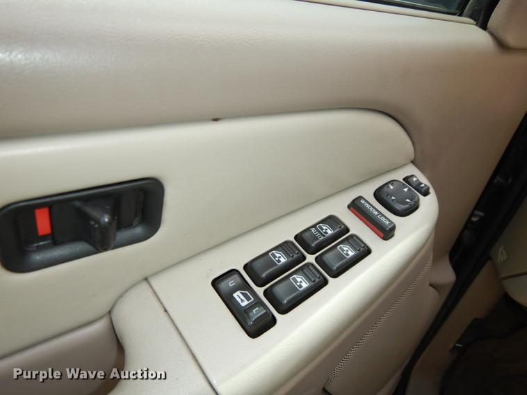 image for item DE1780 2001 Chevrolet Suburban K1500 SUV