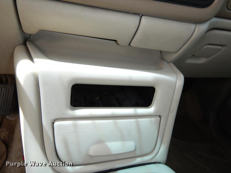 image for item DE1780 2001 Chevrolet Suburban K1500 SUV