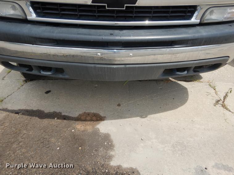 image for item DE1780 2001 Chevrolet Suburban K1500 SUV