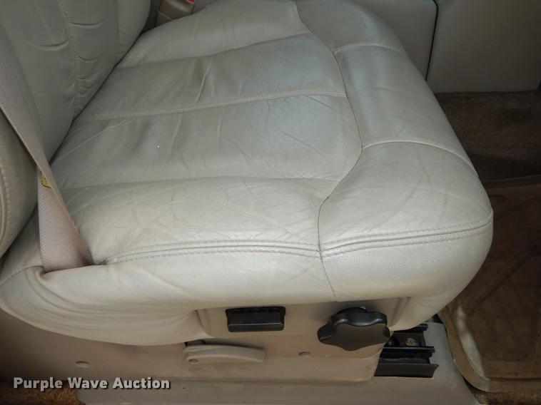 image for item DE1780 2001 Chevrolet Suburban K1500 SUV