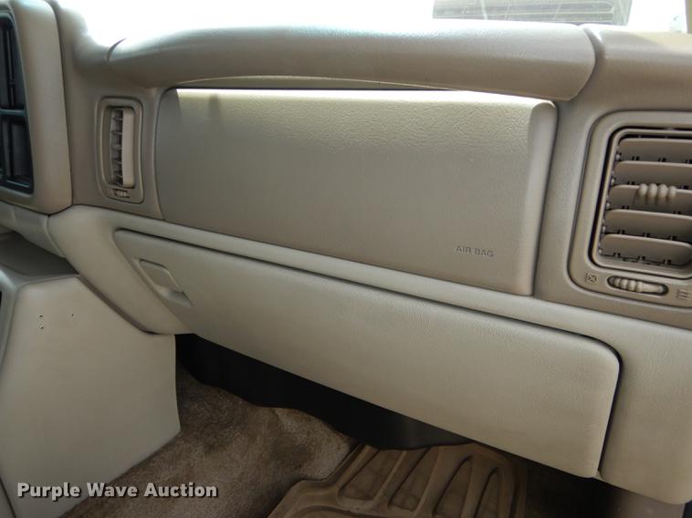 image for item DE1780 2001 Chevrolet Suburban K1500 SUV