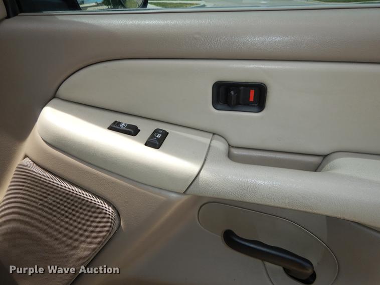 image for item DE1780 2001 Chevrolet Suburban K1500 SUV