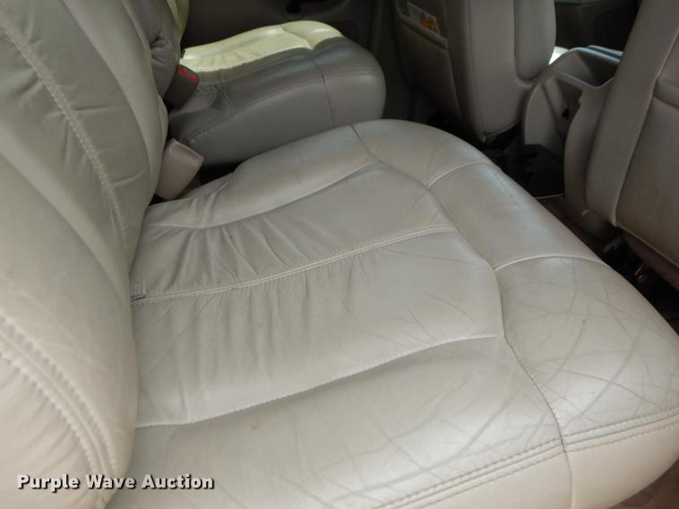 image for item DE1780 2001 Chevrolet Suburban K1500 SUV