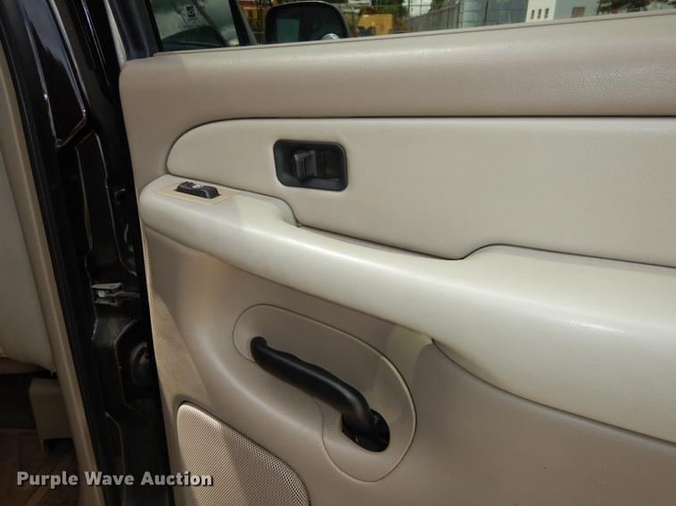 image for item DE1780 2001 Chevrolet Suburban K1500 SUV