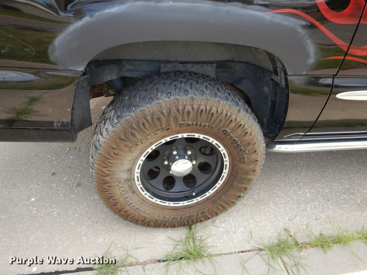 image for item DE1780 2001 Chevrolet Suburban K1500 SUV