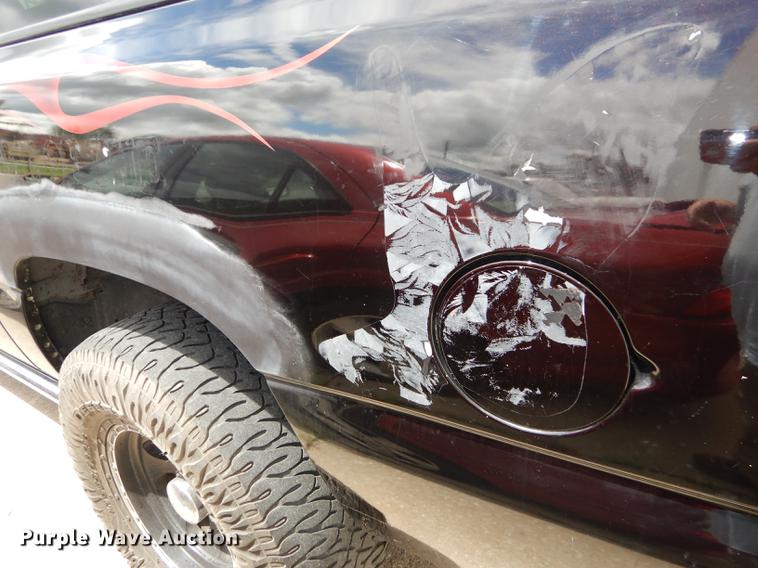 image for item DE1780 2001 Chevrolet Suburban K1500 SUV