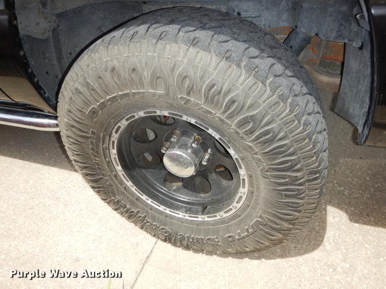 image for item DE1780 2001 Chevrolet Suburban K1500 SUV