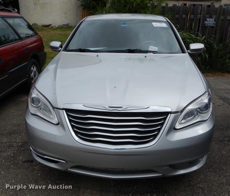 image for item DE1782 2011 Chrysler 200