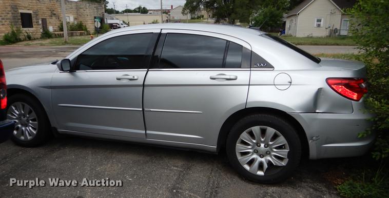 image for item DE1782 2011 Chrysler 200