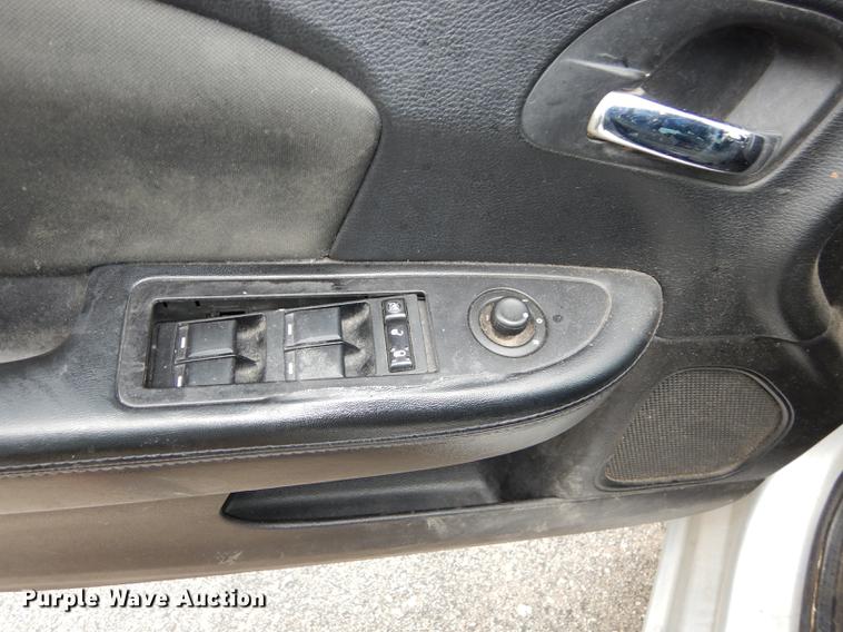 image for item DE1782 2011 Chrysler 200