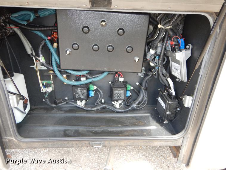 image for item DE1784 2002 Monaco Road Master Diplomat RV