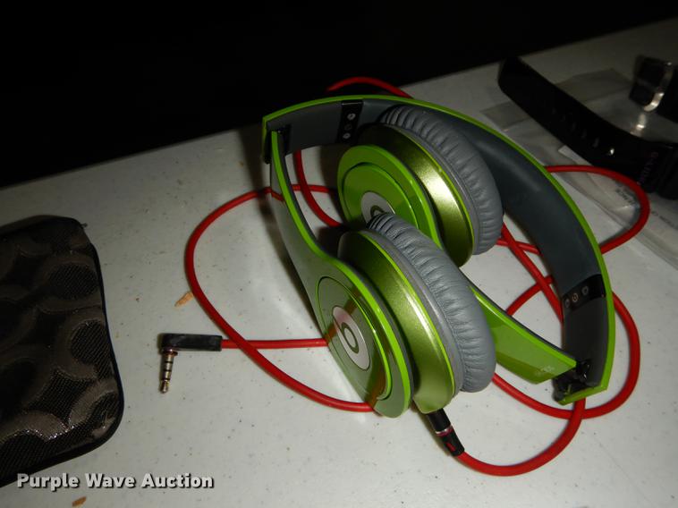 image for item EK9328 Jewelry and equipment