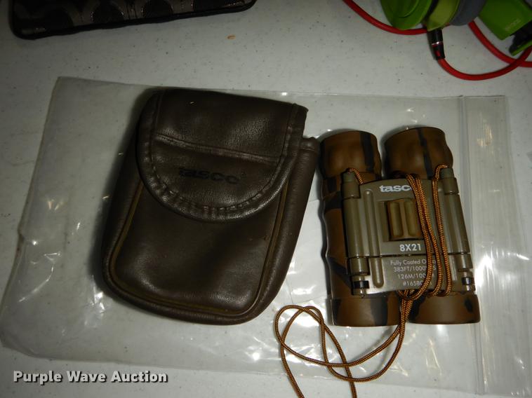 image for item EK9328 Jewelry and equipment