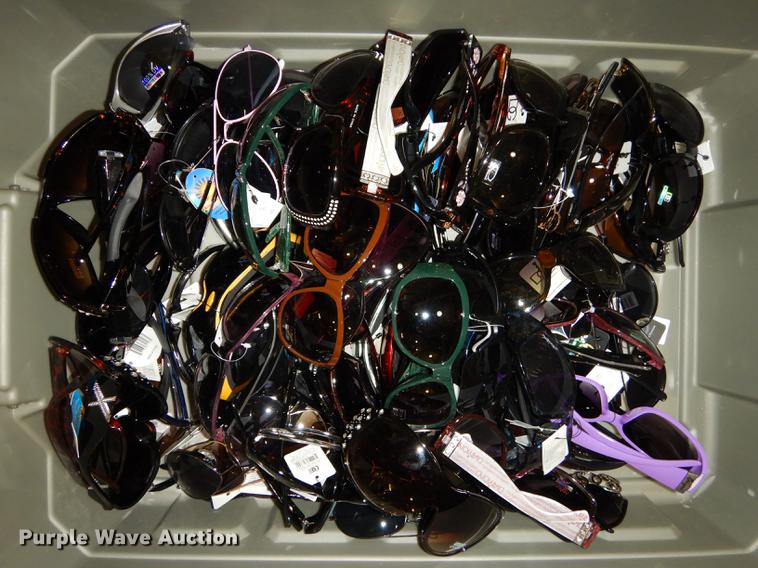 image for item EK9406 Sunglasses and displays