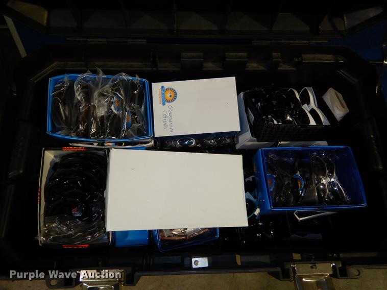 image for item EK9406 Sunglasses and displays