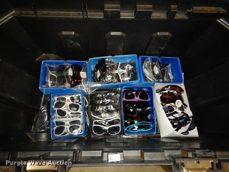 image for item EK9406 Sunglasses and displays