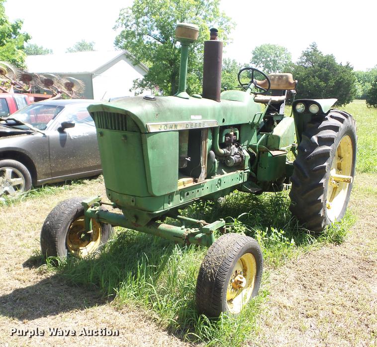 image for item BI9508 John Deere 3010 tractor