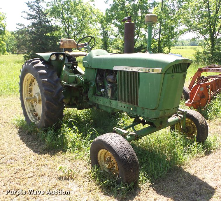 image for item BI9508 John Deere 3010 tractor