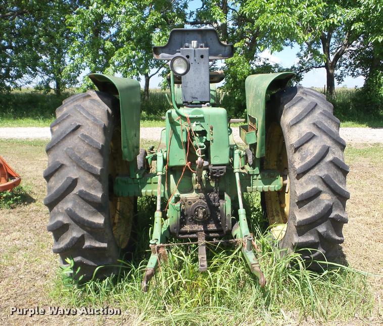 image for item BI9508 John Deere 3010 tractor
