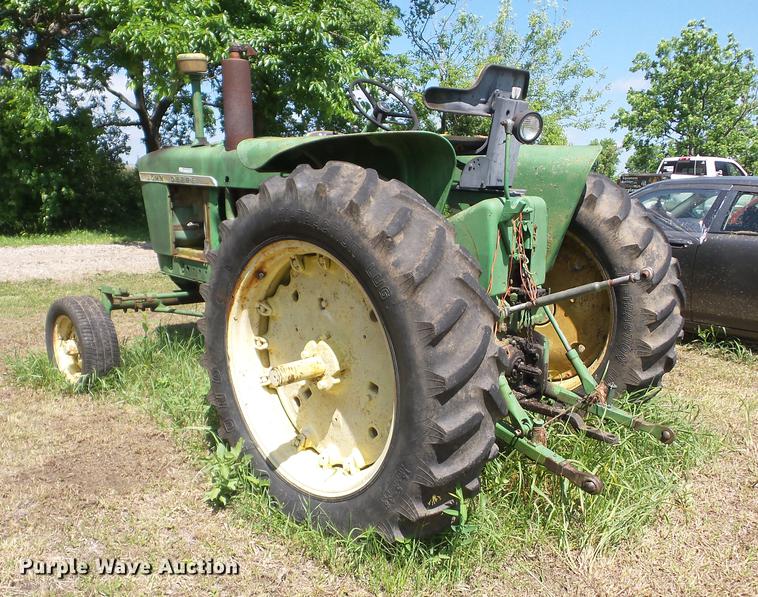 image for item BI9508 John Deere 3010 tractor