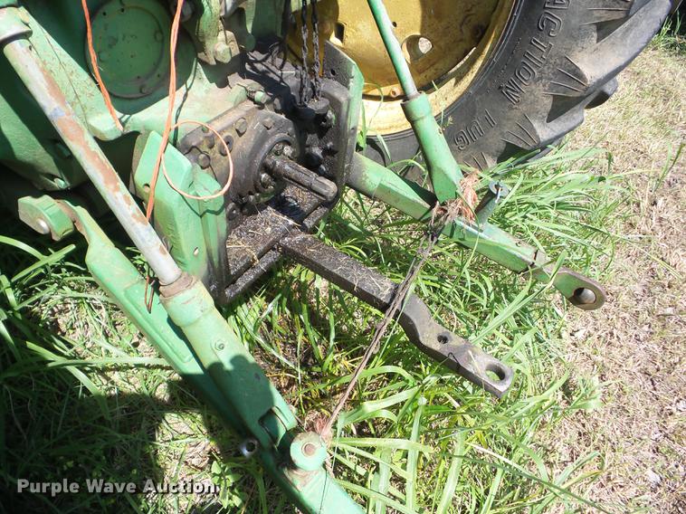 image for item BI9508 John Deere 3010 tractor