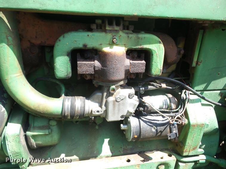 image for item BI9508 John Deere 3010 tractor