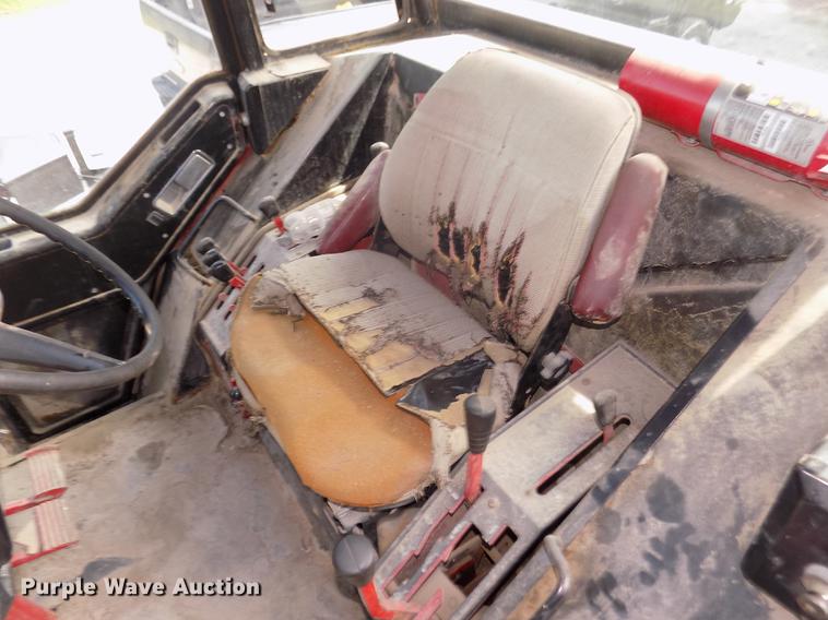 image for item DB8699 1979 International 1486 tractor