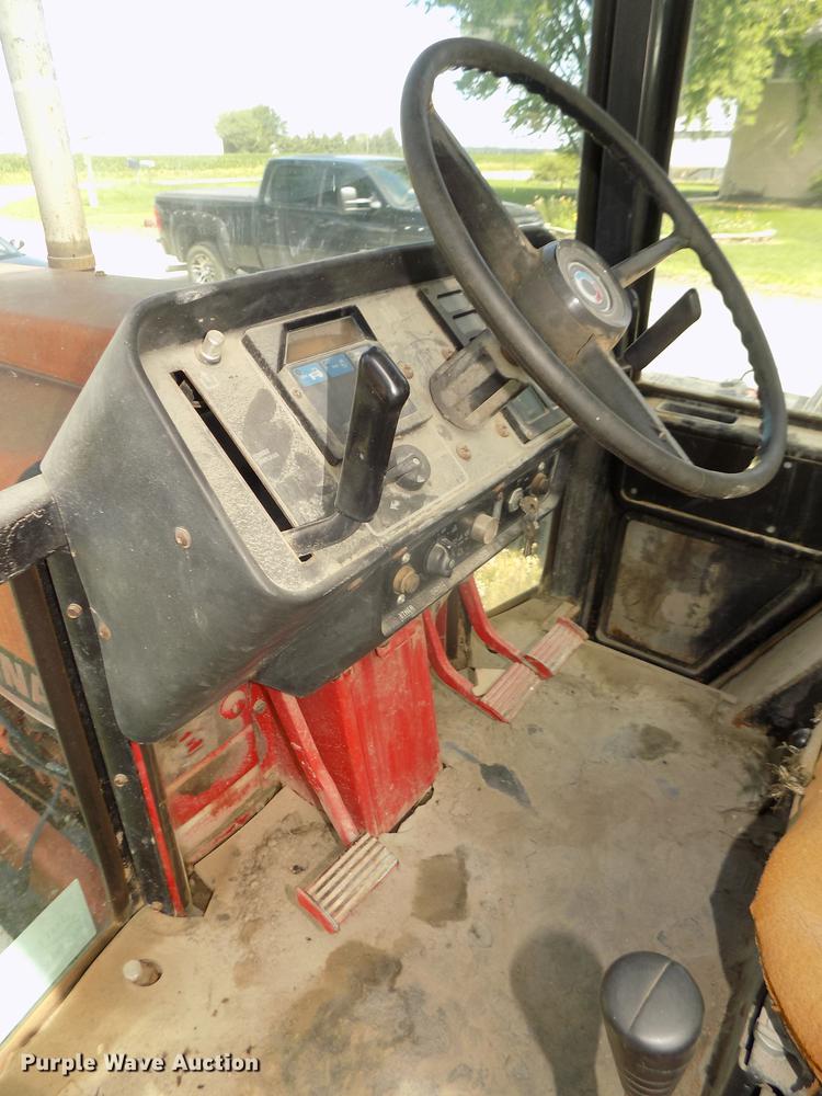 image for item DB8699 1979 International 1486 tractor