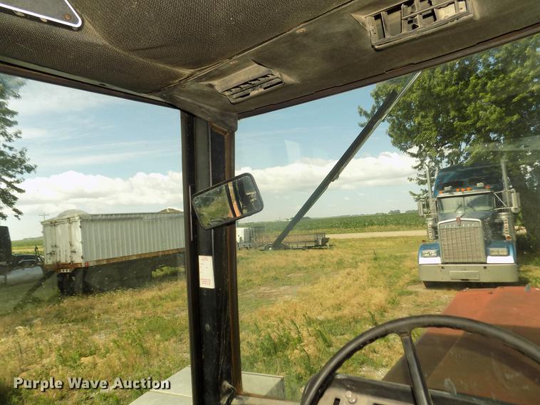 image for item DB8699 1979 International 1486 tractor