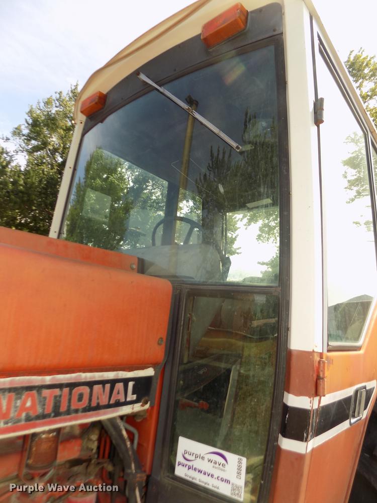 image for item DB8699 1979 International 1486 tractor