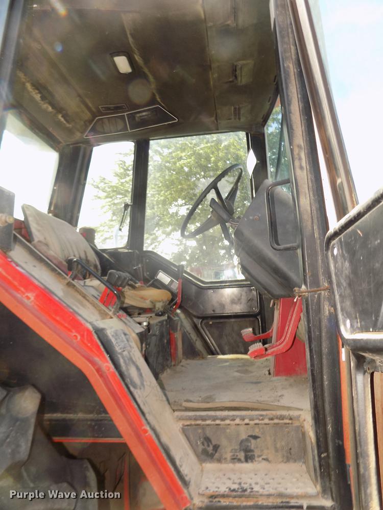 image for item DB8699 1979 International 1486 tractor