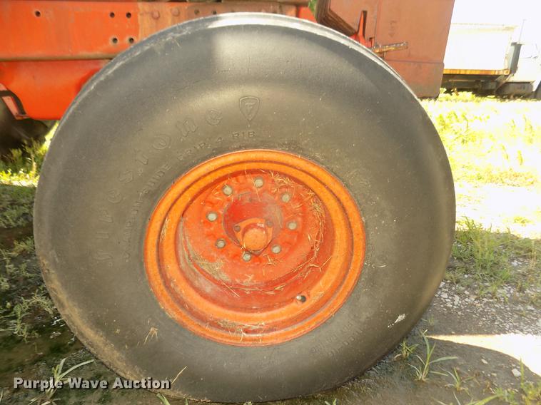 image for item DB8699 1979 International 1486 tractor