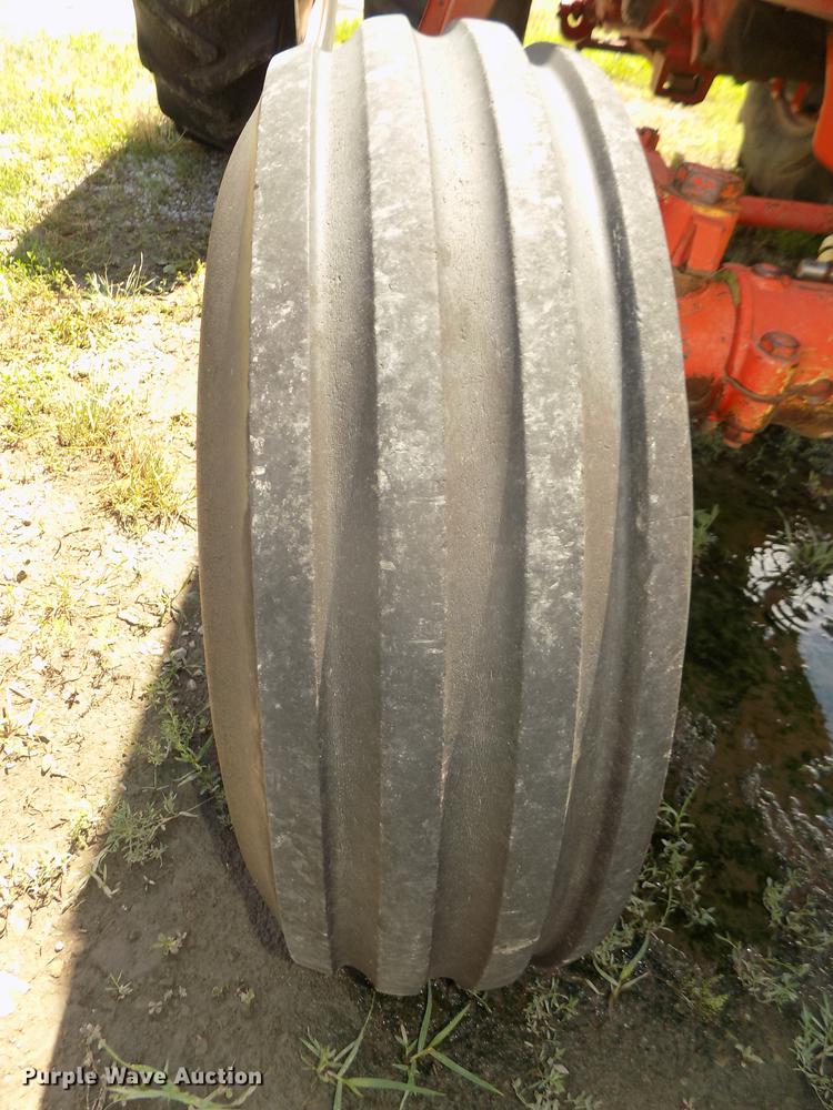 image for item DB8699 1979 International 1486 tractor