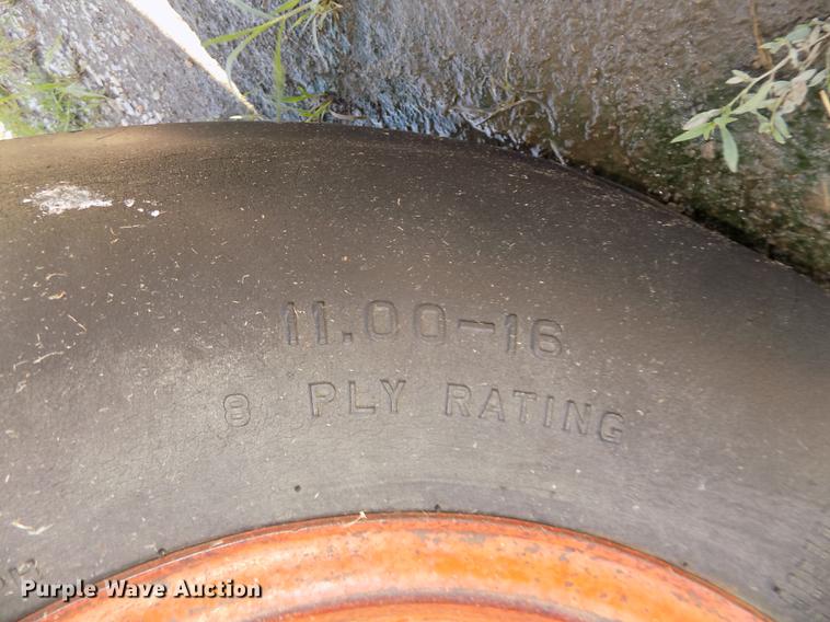 image for item DB8699 1979 International 1486 tractor