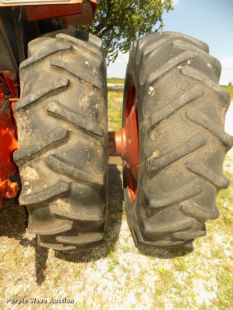 image for item DB8699 1979 International 1486 tractor