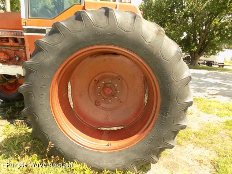 image for item DB8699 1979 International 1486 tractor