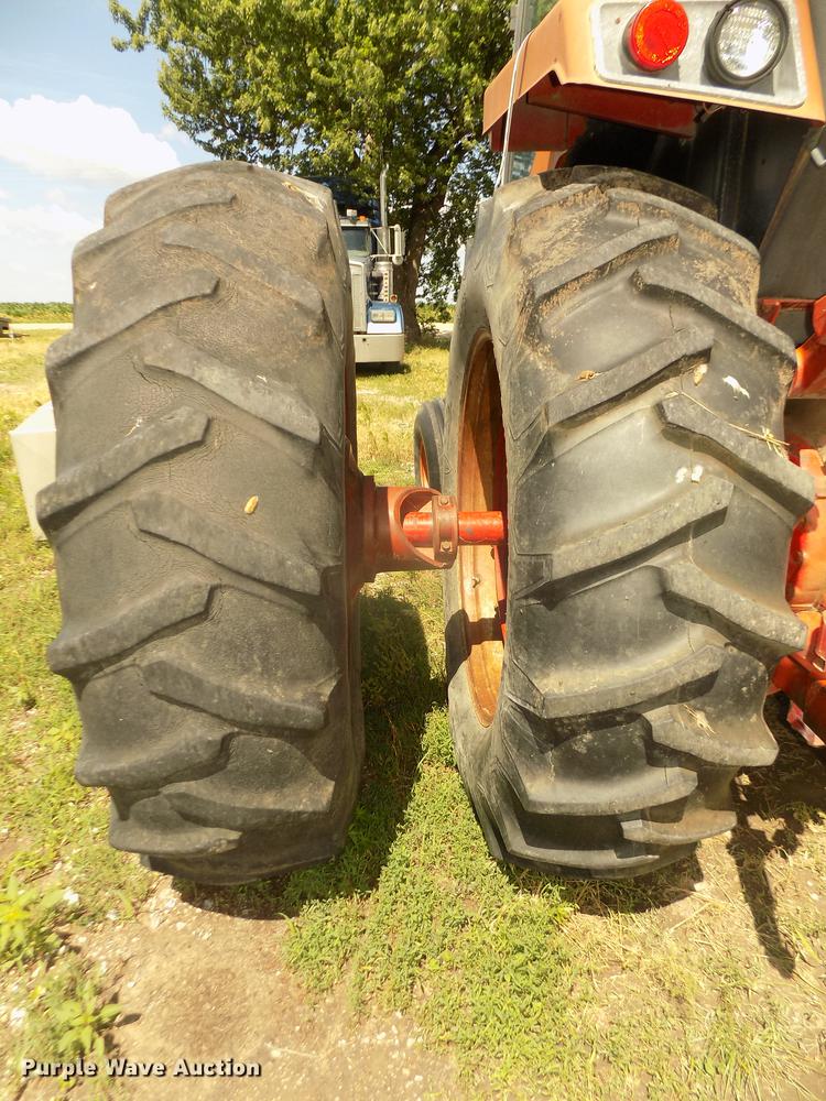 image for item DB8699 1979 International 1486 tractor