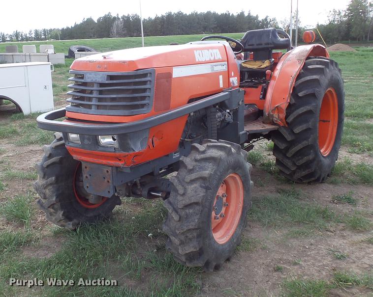 image for item DC4719 Kubota M5700 MFWD tractor