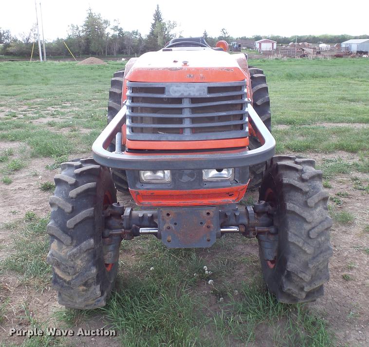 image for item DC4719 Kubota M5700 MFWD tractor